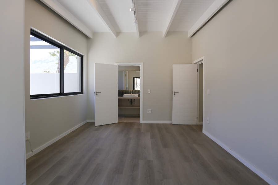 4 Bedroom Property for Sale in Bokkemanskloof Western Cape